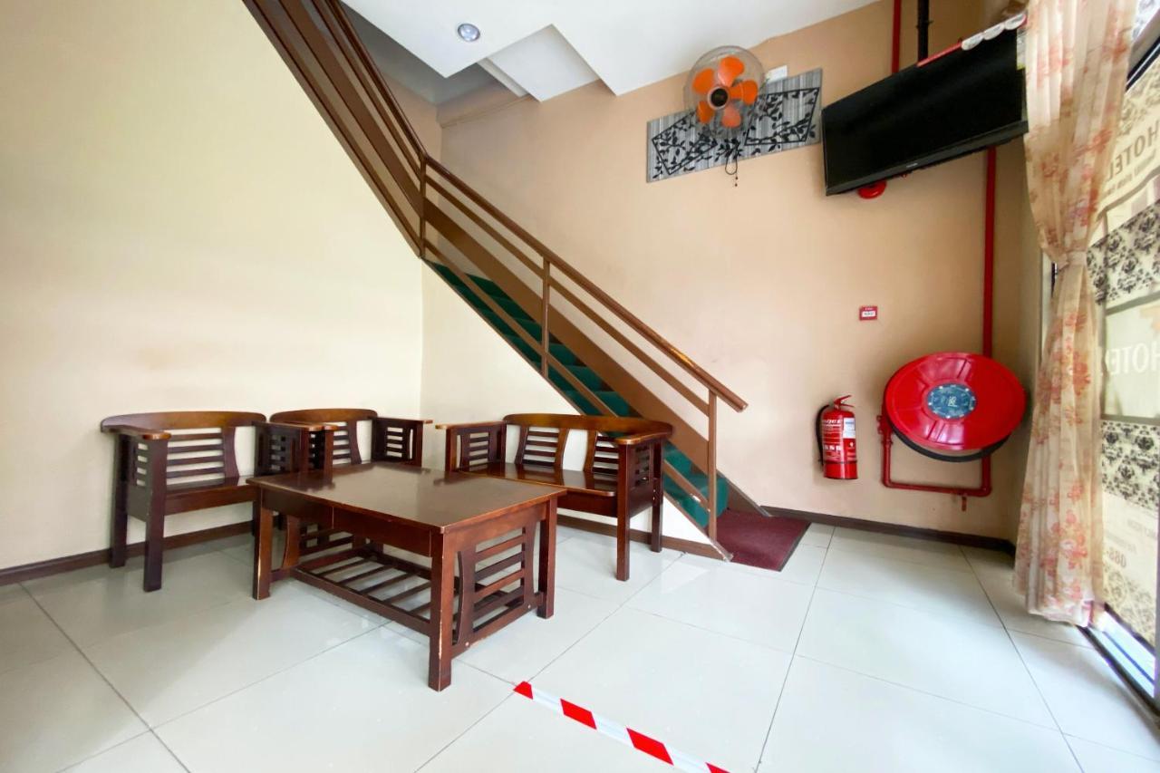 Oyo 90108 Hotel Kaya Kota Kinabalu Exterior foto