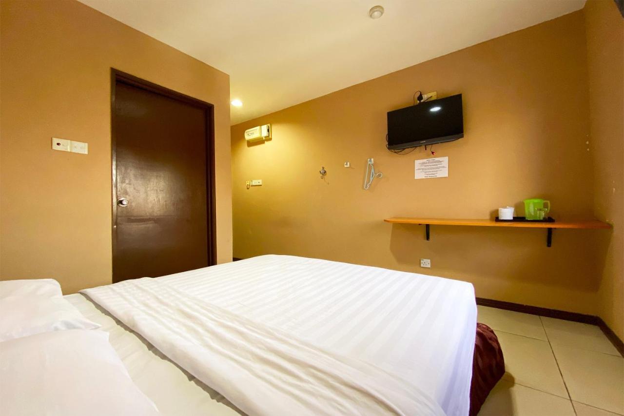 Oyo 90108 Hotel Kaya Kota Kinabalu Exterior foto