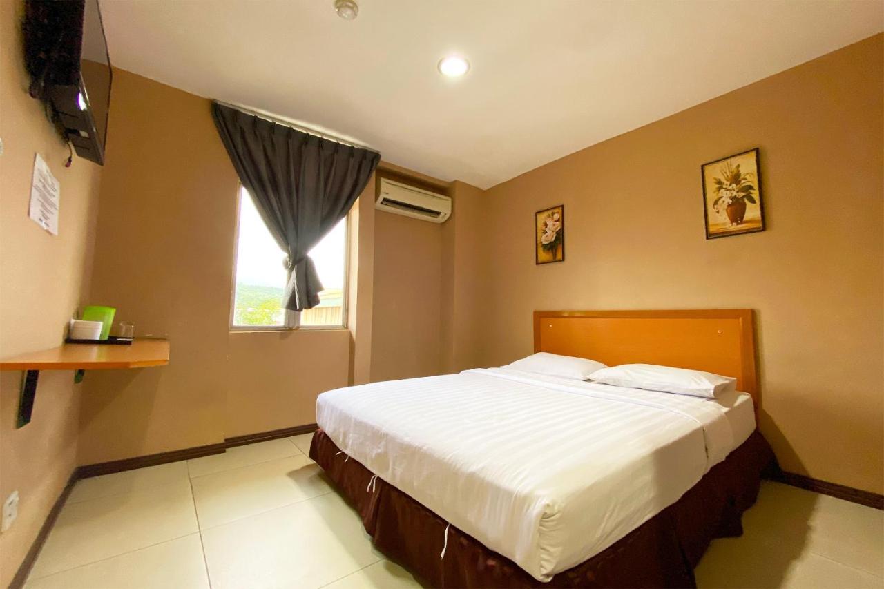 Oyo 90108 Hotel Kaya Kota Kinabalu Exterior foto