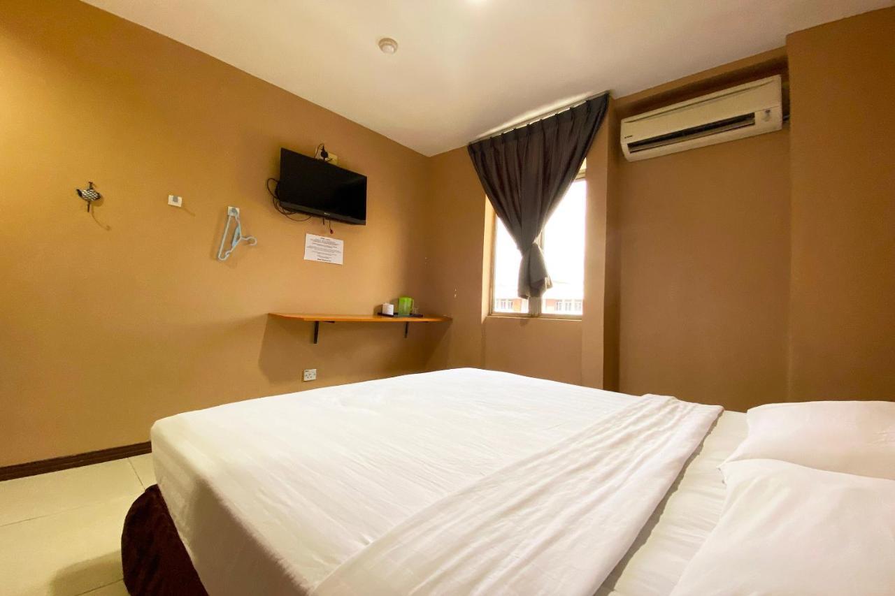 Oyo 90108 Hotel Kaya Kota Kinabalu Exterior foto