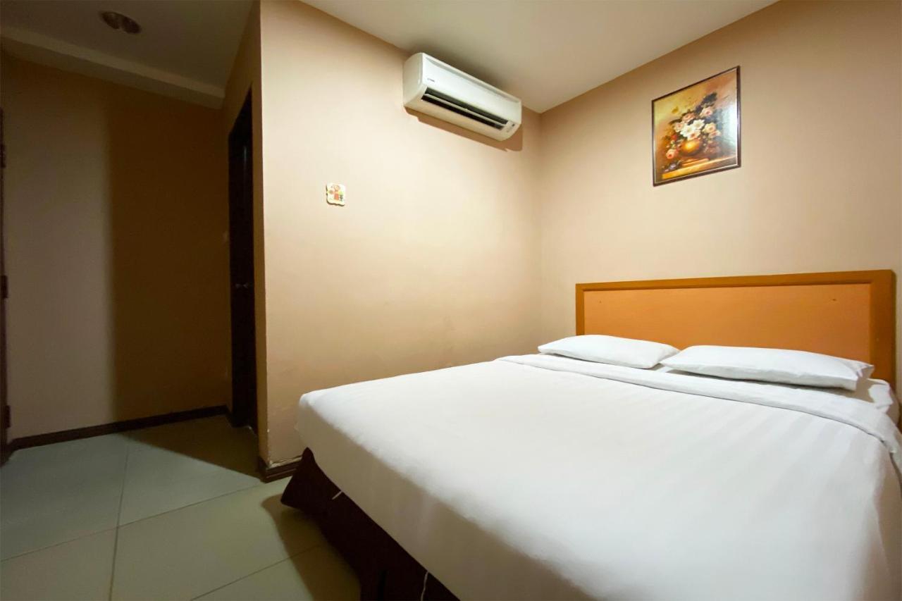 Oyo 90108 Hotel Kaya Kota Kinabalu Exterior foto